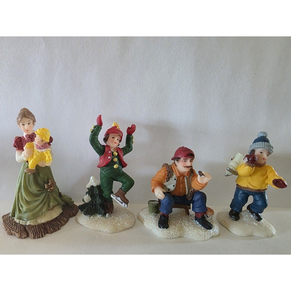 4 Mixed O'Well Christmas Figures
